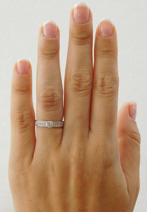 Vanessa Engagement Diamonds Ring